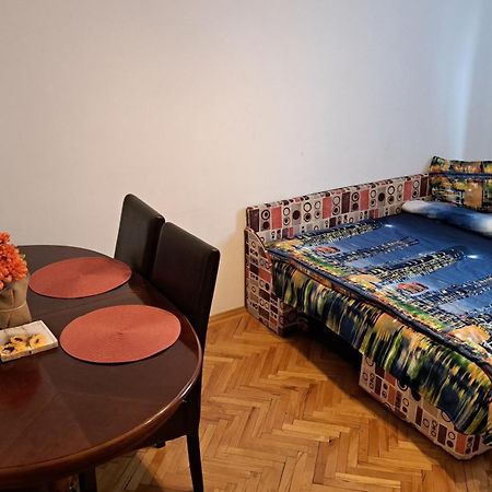 Lovely 1 Bedroom Apartment In City Centre, Sleeps 4 ! توردا المظهر الخارجي الصورة