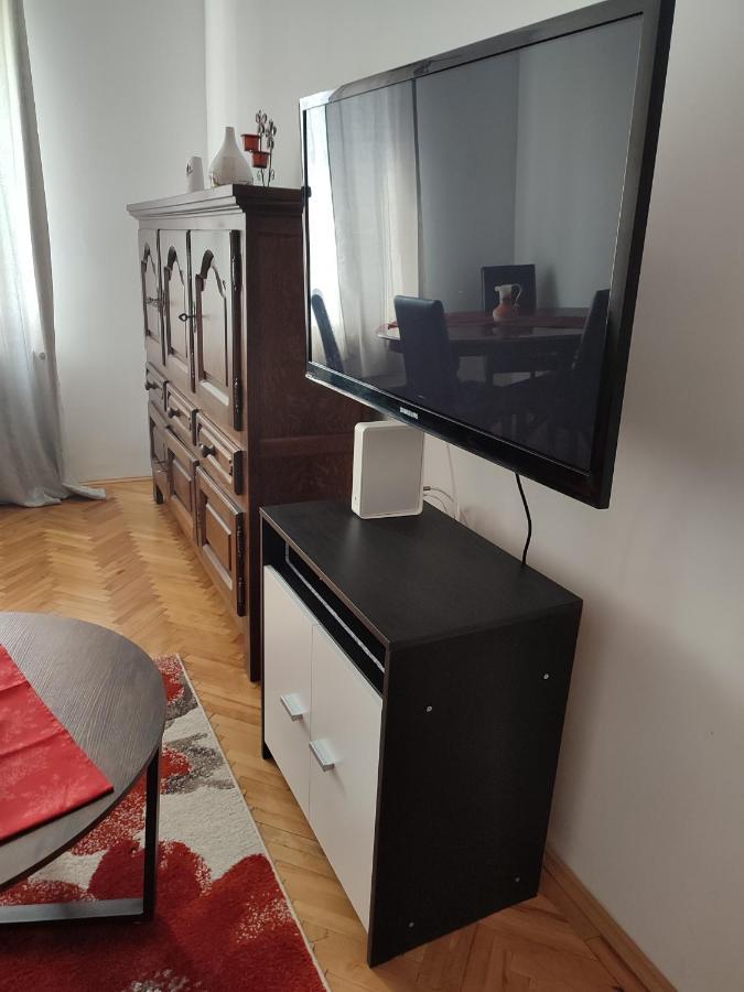 Lovely 1 Bedroom Apartment In City Centre, Sleeps 4 ! توردا المظهر الخارجي الصورة
